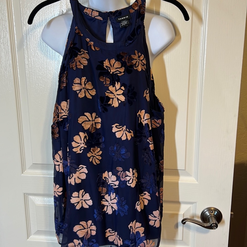 Ladies Torrid Halter Dressy Top Sz 1